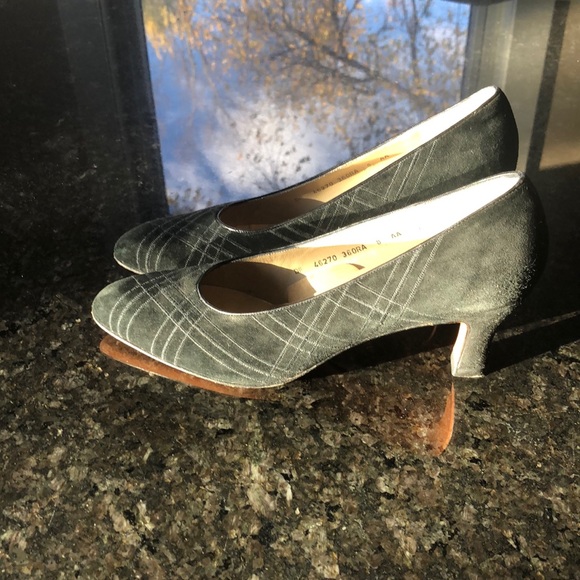 Ferragamo shoes - Picture 1 of 6